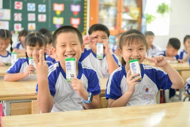 Chương trình Sữa học đường TP Hồ Chí Minh được triển khai trên 24 quận huyện từ tháng 11-2020.