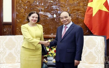 Chủ tịch nước Nguyễn Xuân Phúc tiếp Đại sứ Australia Robyn Mudie. (Ảnh: TTXVN)
