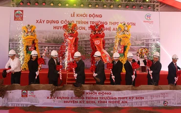 Tổ chức khởi động xây dựng công trình Trường Trung học phổ thông Kỳ Sơn. 