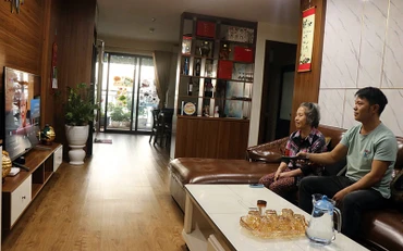 Gia đình anh Phạm Thế Linh ổn định cuộc sống trong ngôi nhà mới.