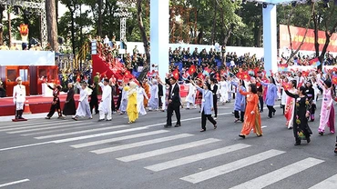 Diễu hành kỷ niệm Ngày giải phóng hoàn toàn miền nam, thống nhất đất nước. Ảnh tư liệu