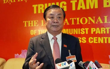 Đồng chí Lê Minh Hoan, Ủy viên TƯ Đảng, Thứ trưởng Nông nghiệp và Phát triển Nông thôn trả lời phỏng vấn báo chí sáng 29-1. Ảnh: VIỆT ANH.