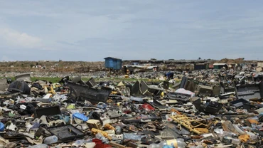Quang cảnh bãi phế liệu điện tử lớn nhất châu Phi ở Ghana vào ngày 23-5-2019. Ảnh: Getty Images.