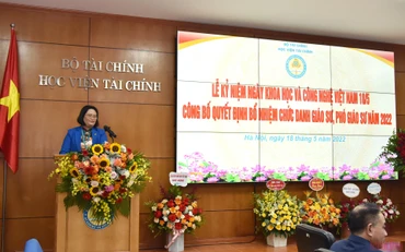 PGS.TS Trương Thị Thủy, Phó Giám đốc Học viện Tài chính phát biểu. 
