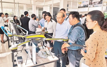 Phòng trưng bày sản phẩm tại Vườn ươm Doanh nghiệp công nghệ cao, Khu công nghệ cao Thành phố Hồ Chí Minh.