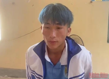Đối tượng Vừ A Co khi bị công an bắt giữ.
