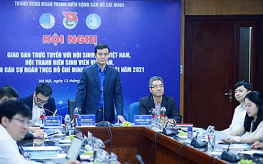 Đồng chí Bùi Quang Huy phát biểu ý kiến tại Hội nghị.