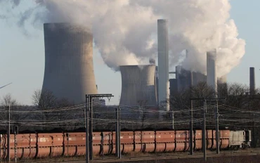 Quang cảnh bên ngoài nhà máy điện than Niederaussem, phía tây Cologne, Đức. (Ảnh: Reuters)