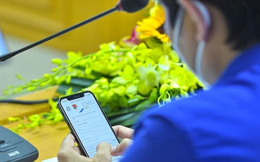 Đồng chí Bùi Quang Huy, Ủy viên dự khuyết T.Ư Đảng, Bí thư Thường trực T.Ư Đoàn, Trưởng Ban Tổ chức chương trình nhắn gửi lời cảm ơn trên hệ thống “Thank you Vietnam!”