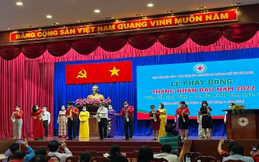 Phát động Tháng Nhân đạo 2022.