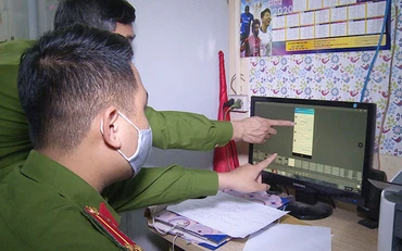 Đấu tranh với tội phạm trên không gian mạng.