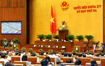 Phiên thảo luận tại hội trường của Quốc hội, sáng 10/6. (Ảnh: LINH NGUYÊN)
