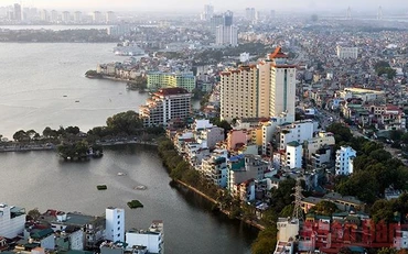Phát triển công trình xanh sẽ là giải pháp bền vững cho việc giải quyết các vấn đề ô nhiễm môi trường, nâng cao chất lượng cuộc sống người dân đô thị. (Ảnh: Ðăng Khoa)