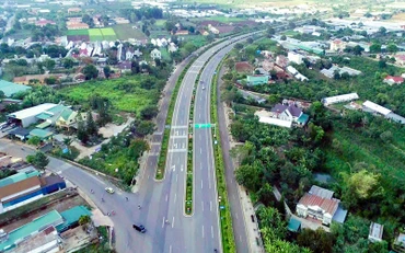 Tuyến cao tốc Liên Khương-Đà Lạt được đưa vào sử dụng hơn 10 năm nay.