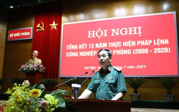 Đại tướng Phan Văn Giang phát biểu ý kiến tại hội nghị. 