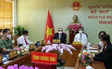 Các đại biểu Quốc hội và lãnh đạo tỉnh Đồng Nai dự họp trực tuyến kỳ họp thứ 2, Quốc hội khóa XV tại điểm cầu Đồng Nai.