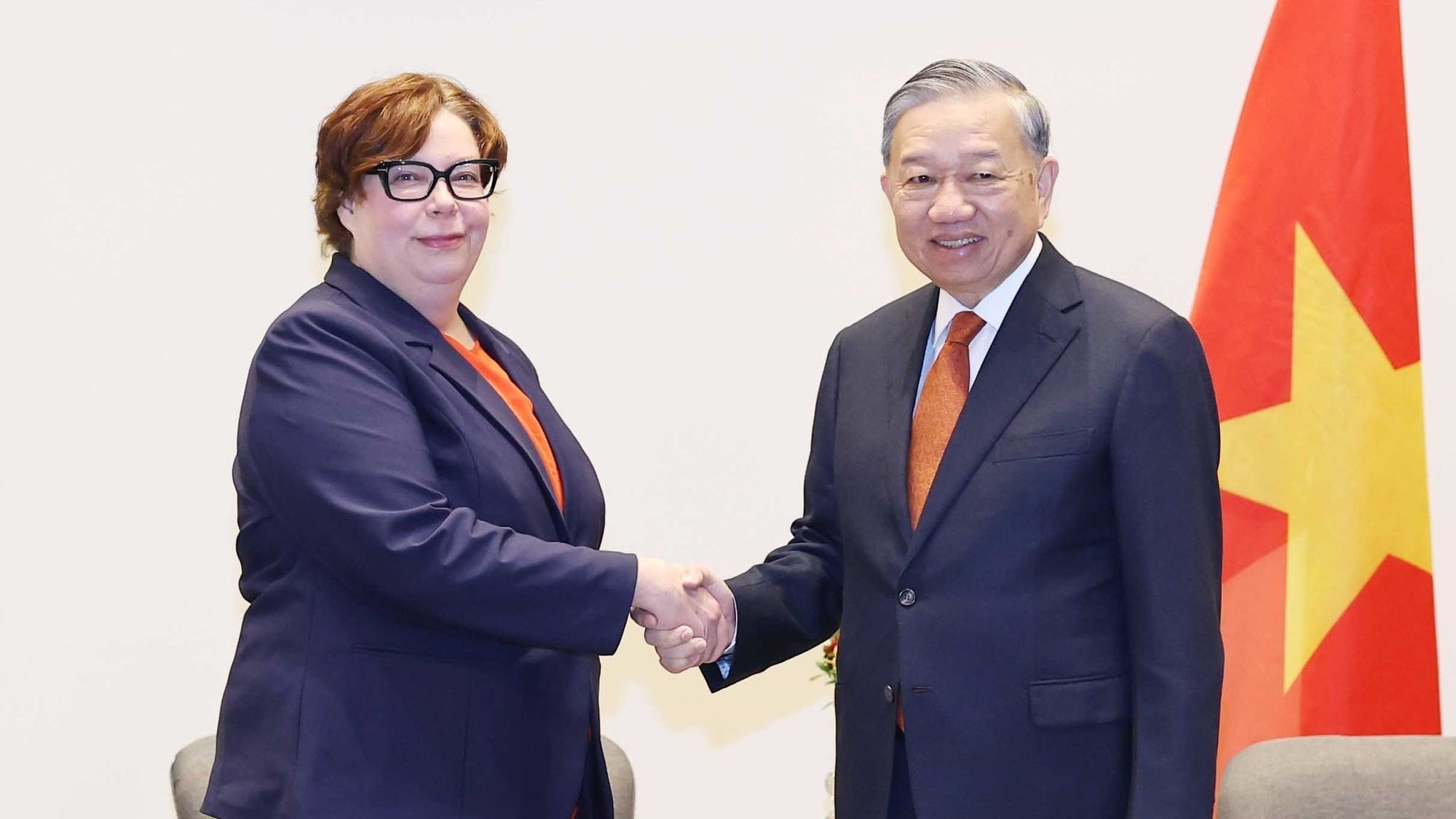 Tổng Bí thư Tô Lâm tiếp Chủ tịch Đảng Cộng sản Phần Lan Tiina Sandberg. (Ảnh: Thống Nhất/TTXVN)