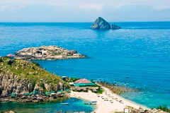Hòn Nội-Hòn Ngoại đảo yến thiên nhiên Khánh Hòa.