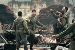 Cảnh trong phim "Mưa đỏ" của đạo diễn Đặng Thái Huyền. (Ảnh: Nhà sản xuất cung cấp)