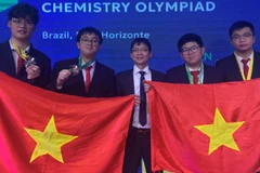 [Video] Bốn học sinh Việt Nam đạt huy chương tại Olympic Hóa học quốc tế Mendeleev