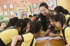 [Video] Học sinh tiểu học Việt Nam thuộc nhóm dẫn đầu Đông Nam Á lĩnh vực Toán, Đọc hiểu và Viết