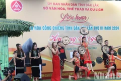 Văn nghệ chào mừng Liên hoan Văn hóa cồng chiêng tỉnh Đắk Lắk lần thứ 3 năm 2024.