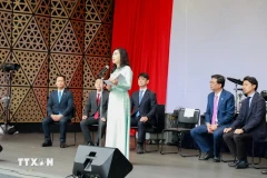 Thứ trưởng Bộ Ngoại giao Việt Nam Lê Thị Thu Hằng phát biểu tại lễ khai mạc. (Ảnh: Xuân Giao/TTXVN)