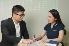 Hướng dẫn nhà đầu tư mở tài khoản giao dịch chứng khoán.