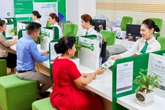 Các ngân hàng thương mại chủ động phát triển hàng loạt sản phẩm mới đi kèm dịch vụ hóa hỗ trợ nhằm nâng cao tính cạnh tranh. 