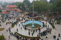Hội Lim là lễ hội nổi tiếng nhất của sinh hoạt dân ca Quan họ Bắc Ninh thu hút đông đảo du khách tham dự.