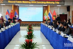 Quang cảnh buổi tọa đàm.