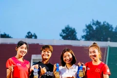 Từ năm 2025, Nguyễn Thị Oanh (áo trắng) sẽ đảm nhận vai trò mới với công tác huấn luyện.
