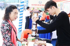 ADB nâng dự báo tăng trưởng kinh tế Việt Nam