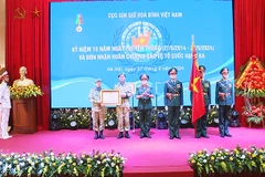 Cục GGHB Việt Nam nhận Huân chương Bảo vệ Tổ quốc hạng ba.