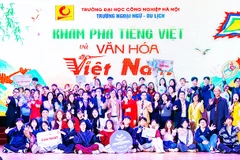 Thi tài cùng tiếng Việt