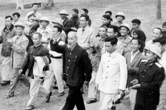 Chủ tịch Hồ Chí Minh về thăm Đảng bộ và nhân dân tỉnh Vĩnh Phúc, ngày 2/3/1963. (Ảnh Tư liệu TTXVN)