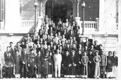 Chủ tịch Hồ Chí Minh gặp gỡ giới công thương Hà Nội ngày 18/9/1945. (Ảnh Tư liệu)