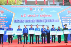 Trao tặng các Công trình Thanh niên với tổng giá trị hơn 1,6 tỷ đồng.