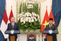 Tổng thống Indonesia Prabowo Subianto và Tổng Bí thư Tô Lâm chụp ảnh chung trước khi tiến hành hội đàm. Ảnh: TTXVN