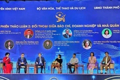 Đối thoại giữa báo chí, doanh nghiệp và nhà quản lý.