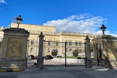 Phủ tổng thống Casa de Nariño ba vòng an ninh nghiêm ngặt. 