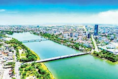 Diện mạo mới của đô thị Huế hai bên bờ sông Hương. Ảnh: LÊ HOÀNG