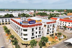 Dãy nhà phố được xây dựng với kiến trúc hiện đại tại Khu đô thị mới Thới Lai.