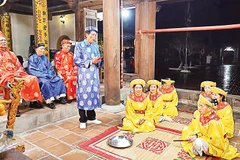 Hát nhà tơ - hát, múa cửa đình luôn gắn liền với quá trình hình thành và phát triển của cư dân các làng xã ven biển của huyện Đầm Hà nói riêng và tỉnh Quảng Ninh nói chung.