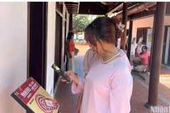 Du khách check-in "Yêu lắm Việt Nam" tại Bình Thuận.