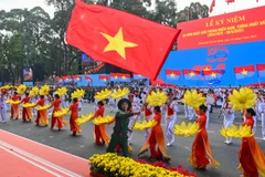Chương trình biểu diễn nghệ thuật của các văn nghệ sĩ Thành phố Hồ Chí Minh tại lễ tổng duyệt. (Ảnh: DUY LINH)