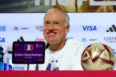 Huấn luyện viên Didier Deschamps trong buổi họp báo trước trận chung kết với Argentina. (Ảnh: Reuters)