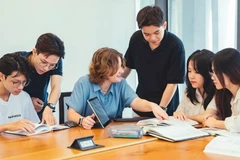 Sinh viên Đại học Việt Đức học tập tại trường.