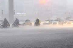 [Video] Nắng nóng diện rộng, mưa lớn vượt lịch sử và nguy cơ thiên tai trong tháng tới