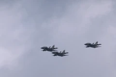 [Video] Tổng duyệt diễu binh 30/4: Ngắm Su-30MK2 bay vút qua bầu trời Thành phố Hồ Chí Minh